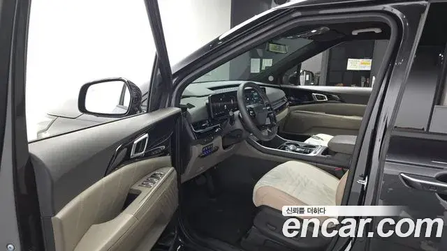 Kia Carnival 2025 — Фото 8/20