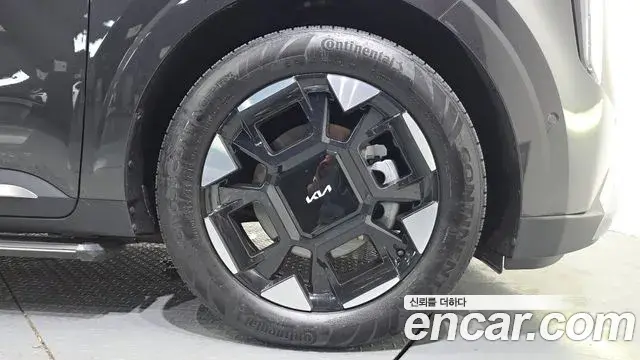 Kia Carnival 2025 — Şəkil 17/42