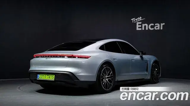 Porsche Taycan 2023 — Photo 27/33