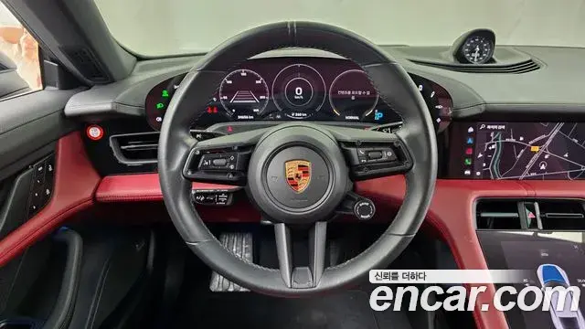 Porsche Taycan 2023 — Photo 25/33
