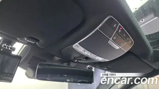 Mercedes-Benz S-Class 2018 — Photo 35/38