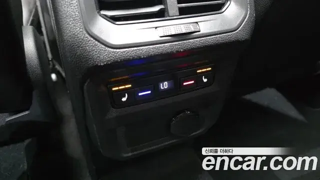 Volkswagen Tiguan 2021 — Photo 13/20