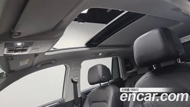 Volkswagen Tiguan 2021 — Photo 16/20