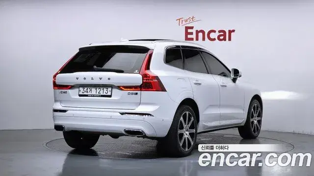 Volvo XC60 2018 — Фото 2/20
