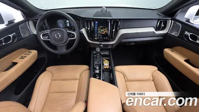 Volvo XC60 2018 — Фото 7/20