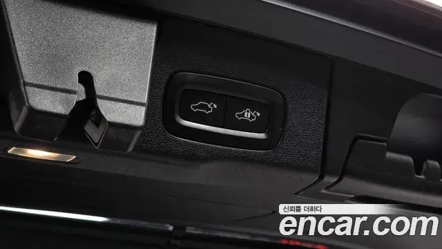 Volvo XC60 2018 — Фото 20/20