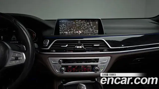 BMW 7 Series 2021 — Фото 13/20