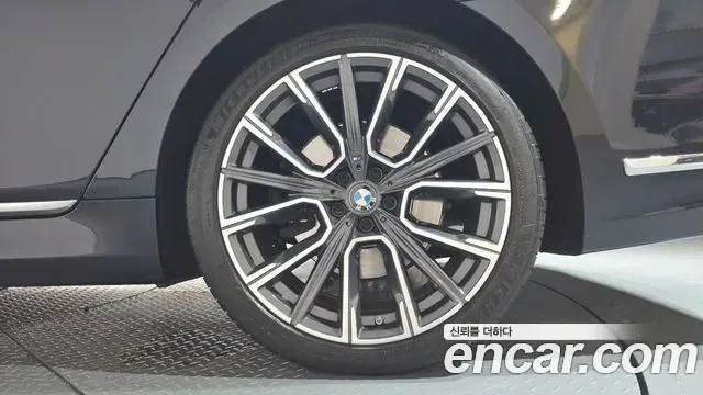 BMW 7 Series 2021 — Photo 4/40