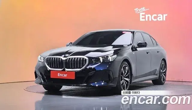 BMW 5 Series 2025 — Фото 1/20