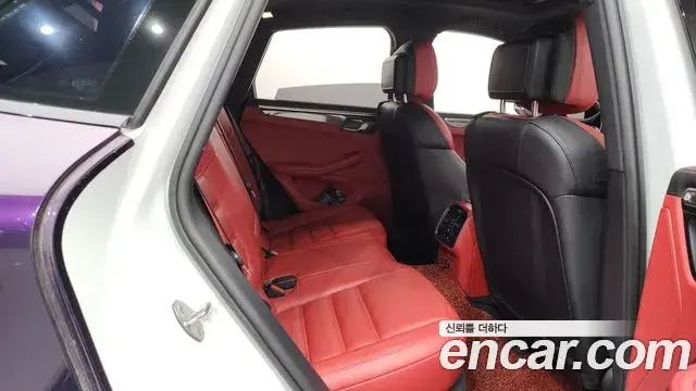 Porsche Macan 2020 — Şəkil 24/34