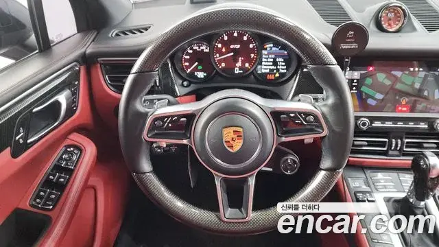 Porsche Macan 2020 — Şəkil 17/34
