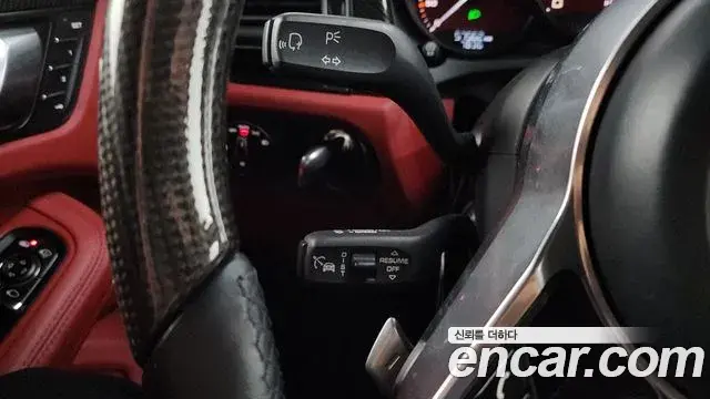 Porsche Macan 2020 — Şəkil 22/34
