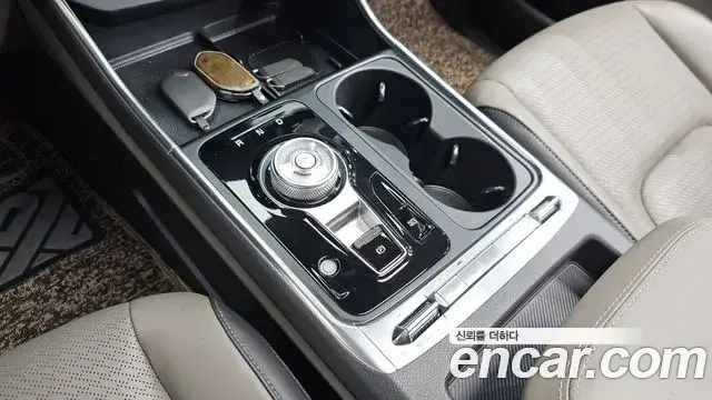 Kia Carnival 2024 — ფოტო 25/30