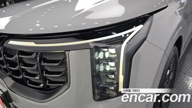 Kia Carnival 2024 — ფოტო 27/30
