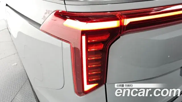 Kia Carnival 2024 — ფოტო 3/30