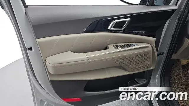 Kia Carnival 2024 — ფოტო 18/30