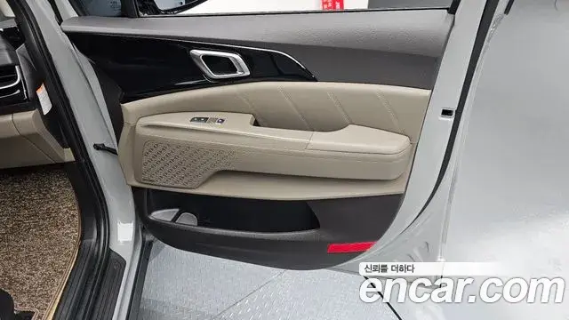 Kia Carnival 2024 — ფოტო 15/30