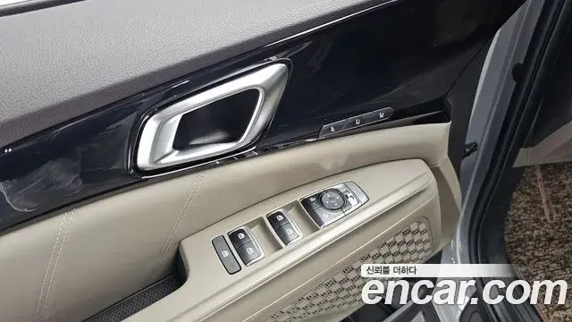 Kia Carnival 2024 — ფოტო 2/30