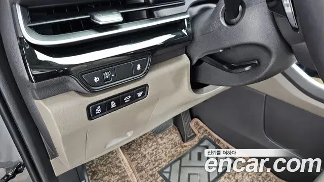 Kia Carnival 2024 — ფოტო 28/30