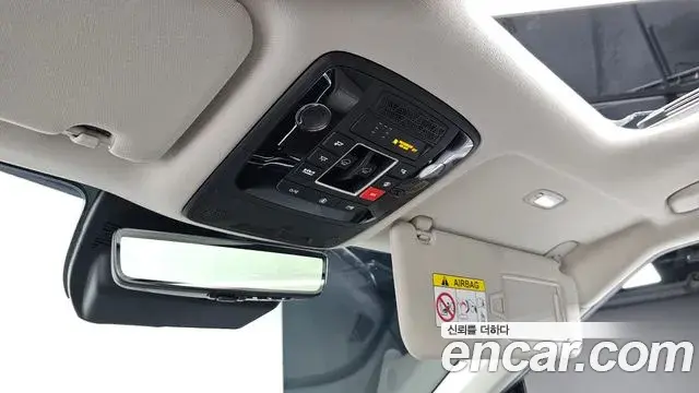 Kia Carnival 2024 — ფოტო 20/30