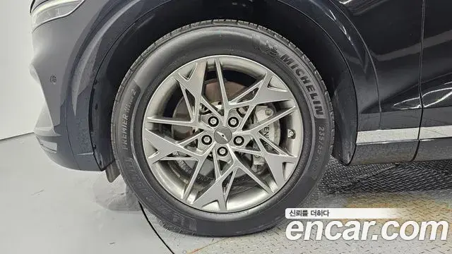 Genesis GV70 2023 — ფოტო 12/31