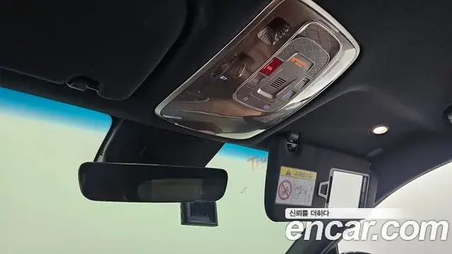 Genesis GV70 2023 — ფოტო 17/31
