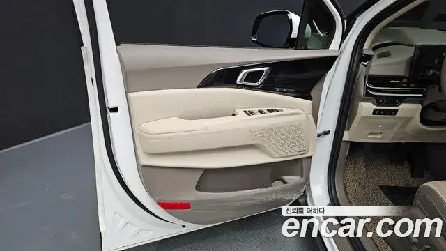 Kia Carnival 2025 — ფოტო 8/43