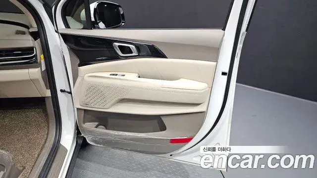 Kia Carnival 2025 — ფოტო 34/43