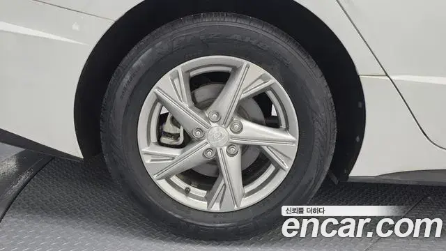Hyundai Sonata 2019 — Фото 5/20