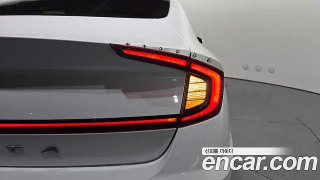 Hyundai Sonata Hybrid 2019 — ფოტო 15/30