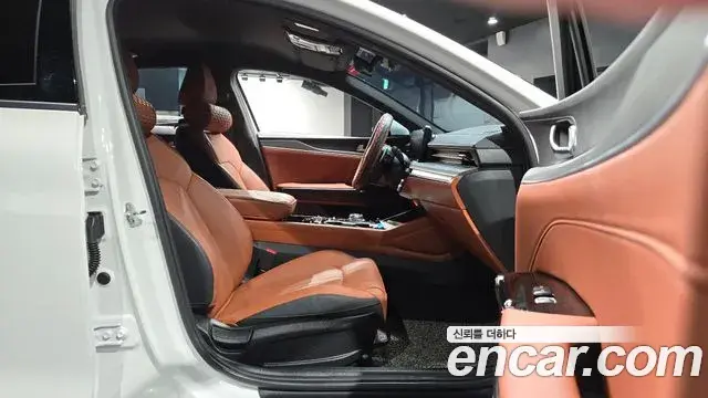 Kia K5 2024 — Şəkil 18/31