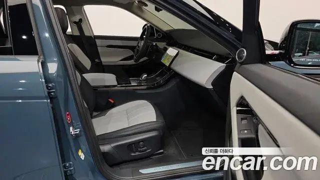 Land Rover Range Rover Evoque 2024 — Фото 11/20