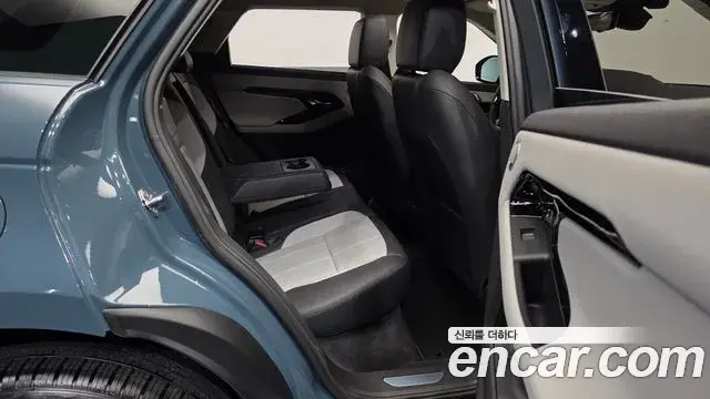 Land Rover Range Rover Evoque 2024 — Фото 12/20