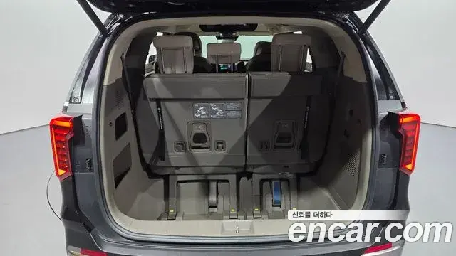 Kia Carnival 2025 — Photo 5/39