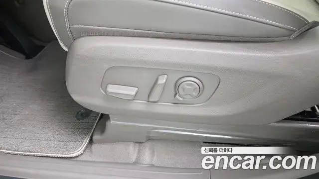 Kia Carnival 2025 — Photo 32/39