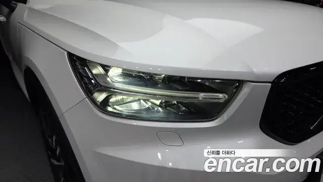Volvo XC40 2019 — Photo 36/36