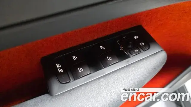 Volvo XC40 2019 — Photo 15/36