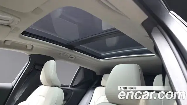 Volvo XC40 2025 — ფოტო 12/34