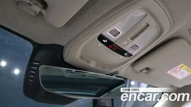 Volvo XC40 2025 — ფოტო 23/34