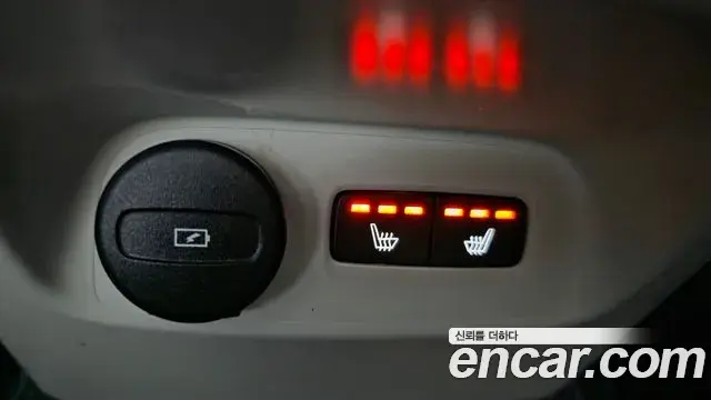 Volvo XC40 2025 — ფოტო 4/34