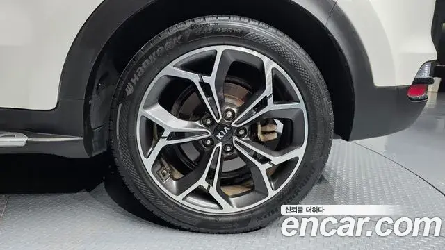 Kia Sportage The Bold 2019 — ფოტო 2/30