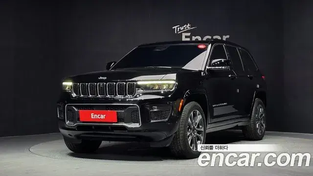 Jeep Grand Cherokee 2023 — ფოტო 17/20