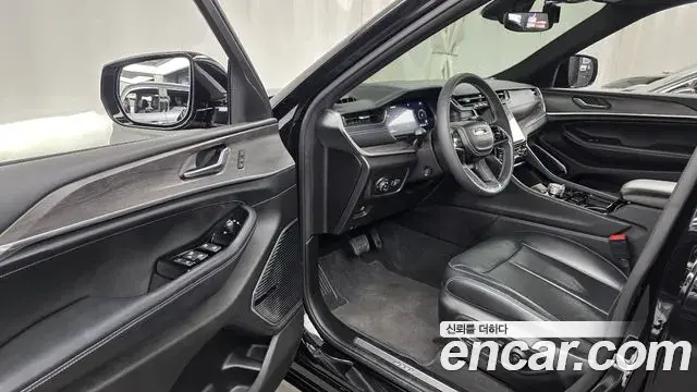 Jeep Grand Cherokee 2023 — ფოტო 9/20