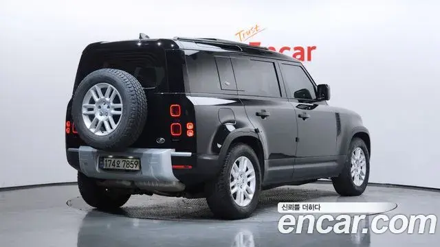 Land Rover Defender 2021 — ფოტო 24/32