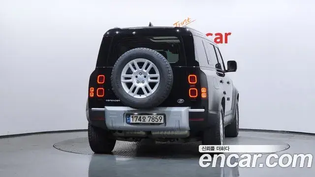 Land Rover Defender 2021 — ფოტო 17/32