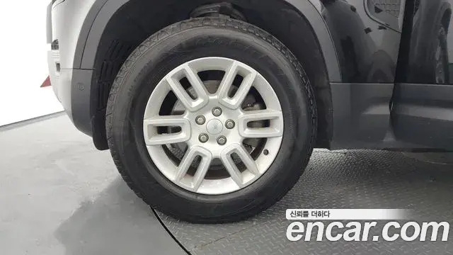Land Rover Defender 2021 — ფოტო 25/32