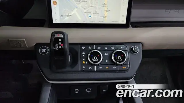 Land Rover Defender 2021 — ფოტო 11/32