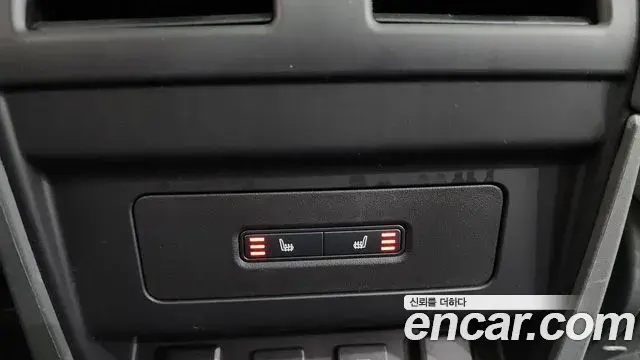 Land Rover Defender 2021 — ფოტო 14/32
