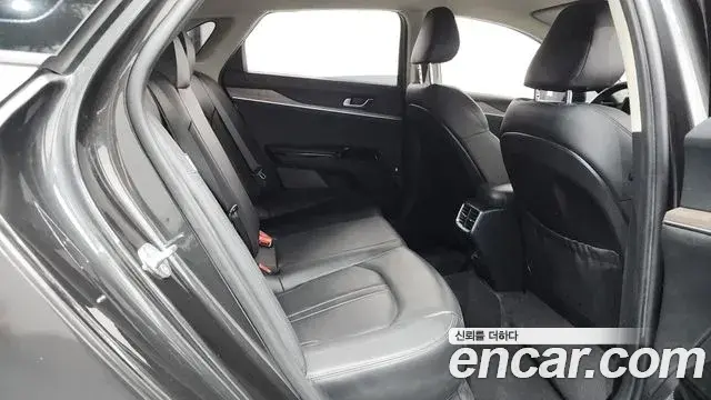 Kia K5 2021 — Photo 3/31