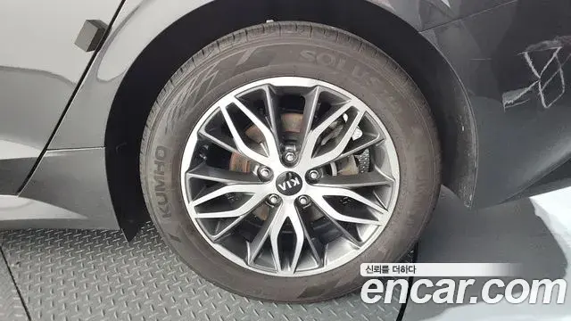 Kia K5 2021 — Photo 6/31